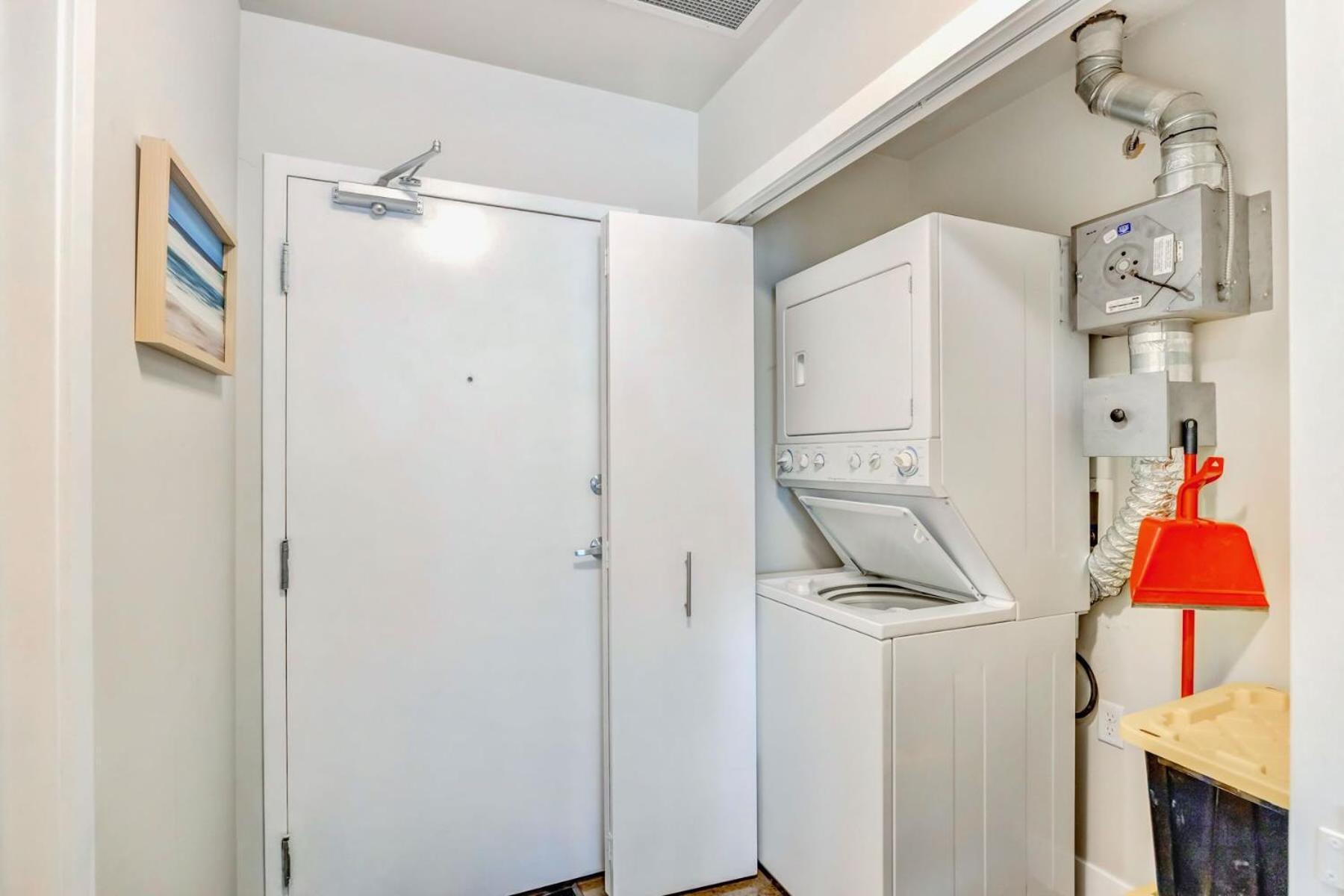 Luxury 2Br Condo - King Bed - Stunning City Views YYC 외부 사진