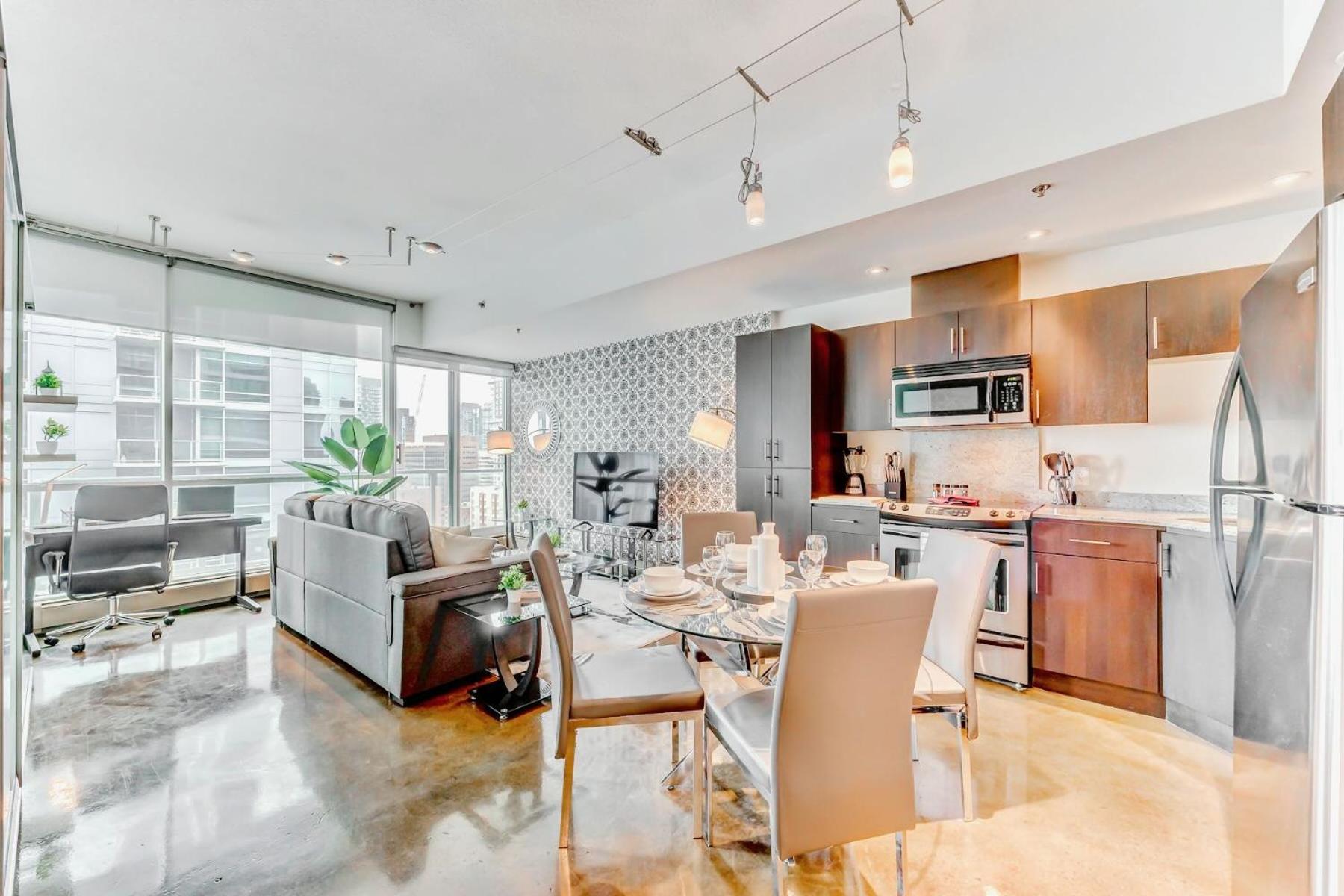 Luxury 2Br Condo - King Bed - Stunning City Views YYC 외부 사진
