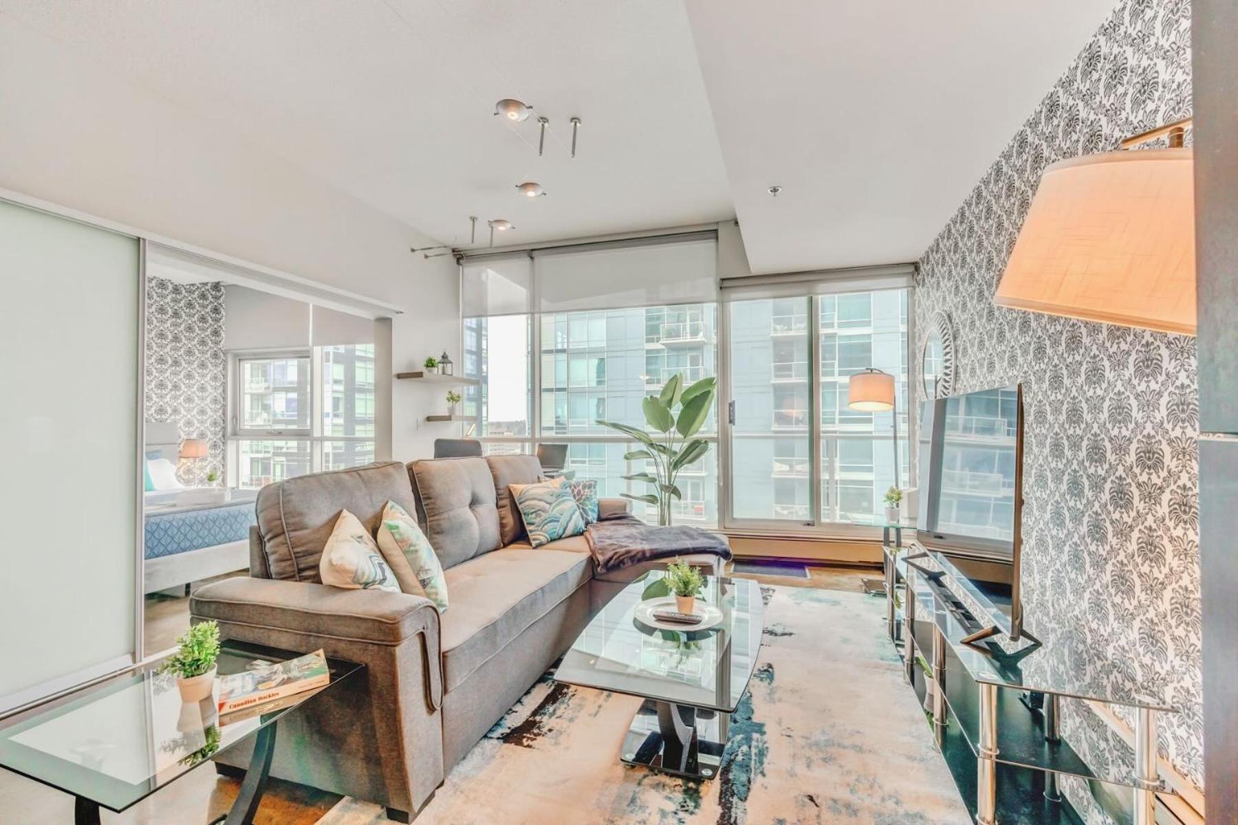 Luxury 2Br Condo - King Bed - Stunning City Views YYC 외부 사진